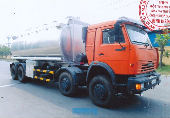 Xe chở xăng dầu KAMAZ 6540 thể tích 25 khối