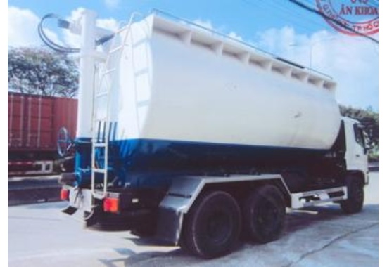 Xe chở thức ăn chăn nuôi HINO FM8JNSA 6x4 13,5 tấn
