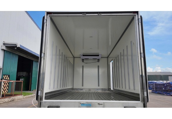 Hyundai W11S Thùng Đông Lạnh