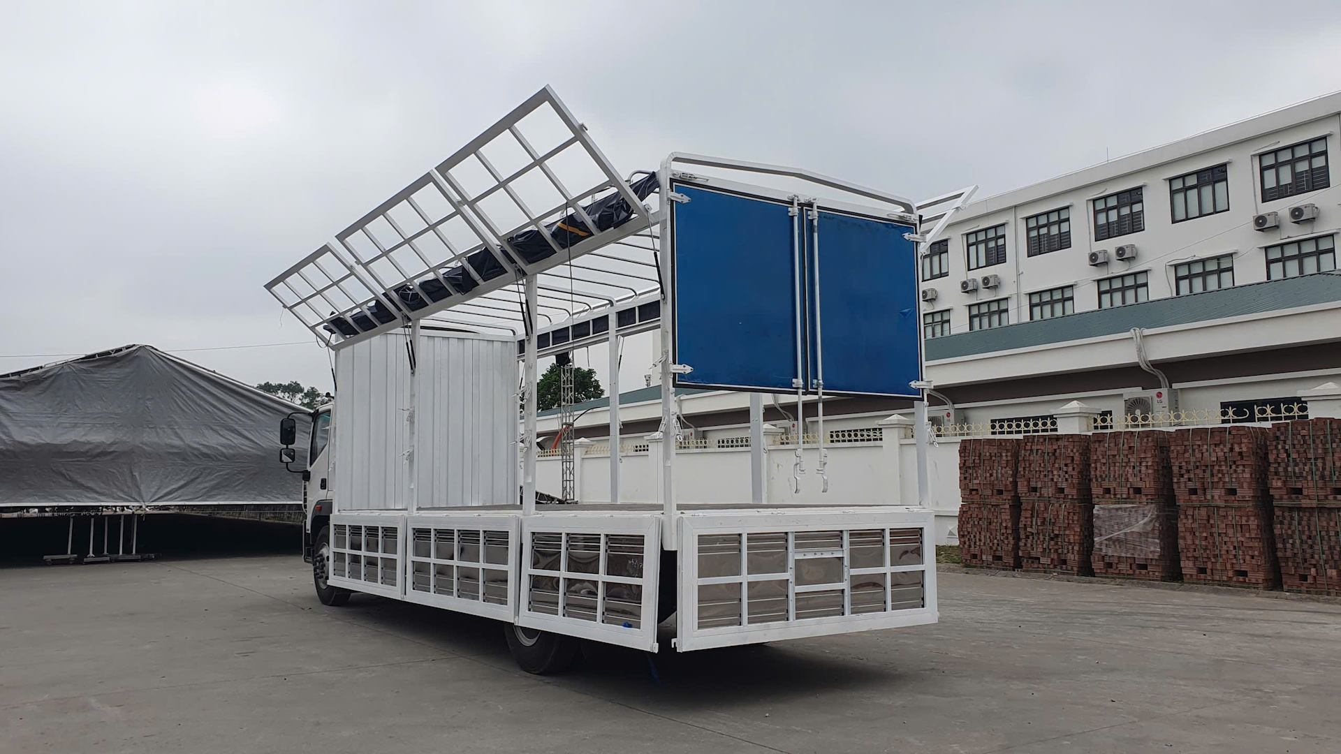 Xe Tải Foton Auman C160L Cummins (Thùng Siêu Dài)
