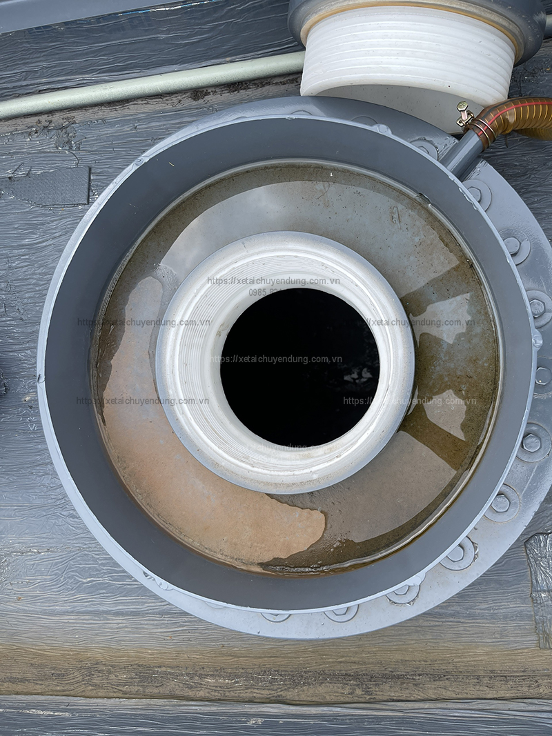 Lắp lẩu cấp hàng Sơ mi rơ moóc bồn chở hóa chất 28 khối