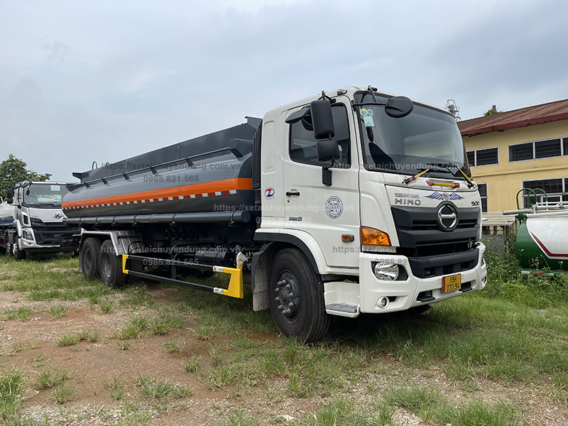 Xe bồn chở hóa chất 18m3 Hino FL